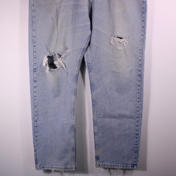 Wrangler Jeans Mens 38x32 Light Blue Distressed Relaxed Fit31.5x29 - Picture 9 of 16